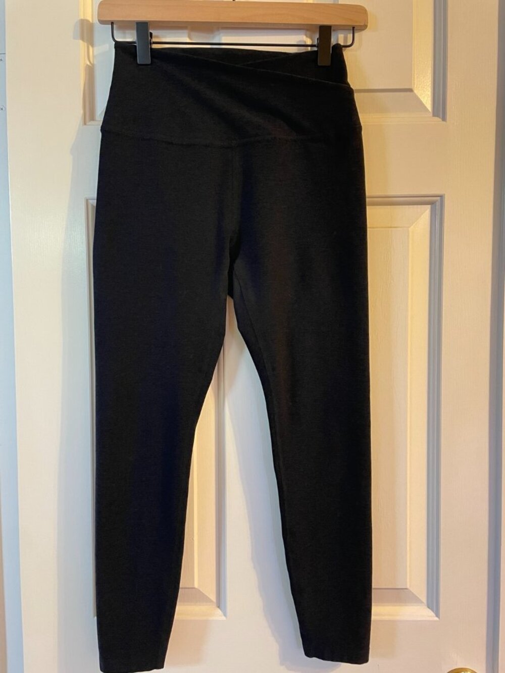 Beyond Yoga Spacedye Crossover Waist Midi Leggings Charcoal M